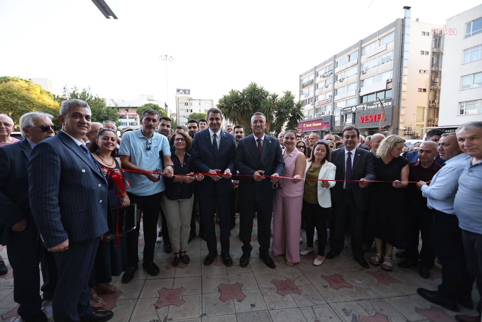 YENİ Parti